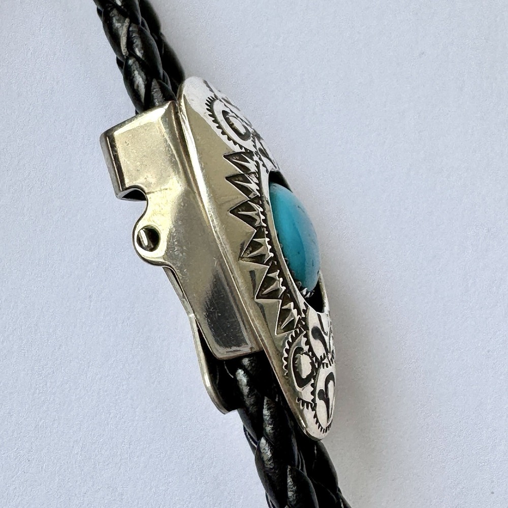 Navajo‎ Turquoise Bolo Tie Shadow Box Hand Stamped Skeets Sterling Native Amer - Picture 3 of 8
